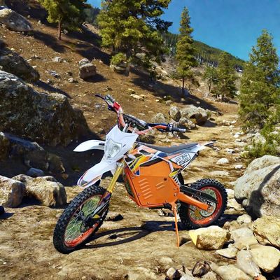 Aotong Motor Racing Moto Dirt Bike 2000w 60v Motocicletas eléctricas para adolescentes colores personalizados