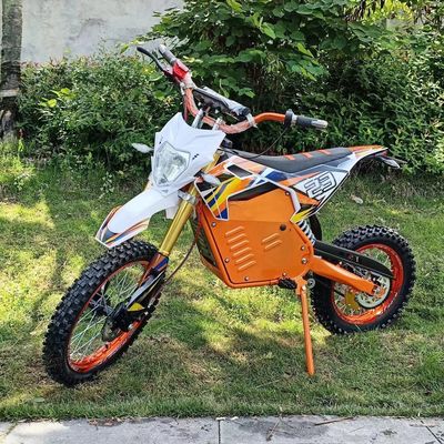 Motocicleta eléctrica de alta velocidad de 2000W fabricada en con opciones de color personalizadas