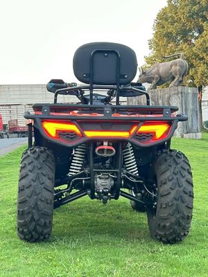 Vehículo todo terreno 4x4 de 350cc con sistema de transmisión de potencia y neumáticos de 25x8-12/25x10-12