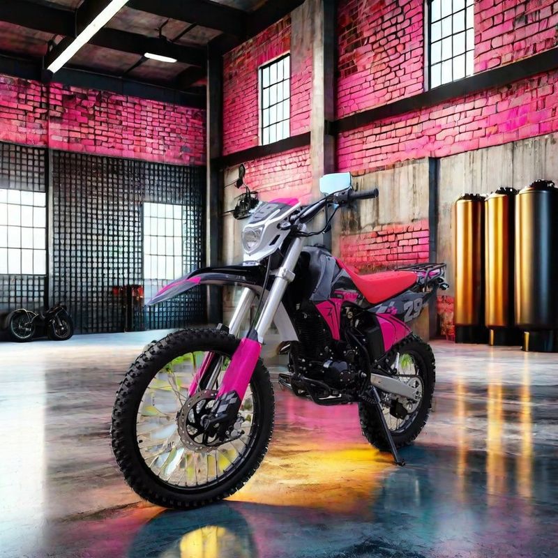 Lleva tu paseo en off-road al siguiente nivel con nuestra moto de 250cc